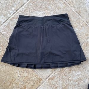 Lululemon Pace Setter skirt (Black) - Size 8 (no tag and no size dot)